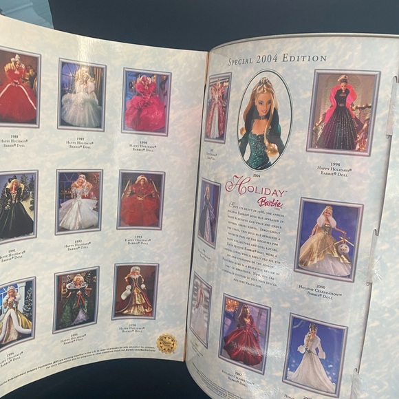 2004 Vintage Special Edition Christmas Barbie - Picture 5 of 8